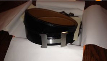 Cinq ceintures en cuir d